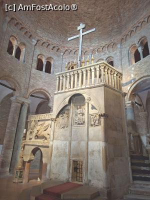[P37] Basilica Santo Stefano - Chiesa del Santo Sepolcro, cu copia Sfântului mormânt de la Ierusalim » foto by Carmen Ion
 - 
<span class="allrVoted glyphicon glyphicon-heart hidden" id="av1538657"></span>
<a class="m-l-10 hidden" id="sv1538657" onclick="voting_Foto_DelVot(,1538657,3721)" role="button">șterge vot <span class="glyphicon glyphicon-remove"></span></a>
<a id="v91538657" class=" c-red"  onclick="voting_Foto_SetVot(1538657)" role="button"><span class="glyphicon glyphicon-heart-empty"></span> <b>LIKE</b> = Votează poza</a> <img class="hidden"  id="f1538657W9" src="/imagini/loader.gif" border="0" /><span class="AjErrMes hidden" id="e1538657ErM"></span>