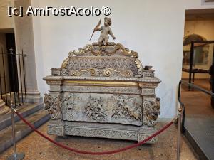 [P57] Basilica Santo Stefano - muzeul » foto by Carmen Ion
 - 
<span class="allrVoted glyphicon glyphicon-heart hidden" id="av1538677"></span>
<a class="m-l-10 hidden" id="sv1538677" onclick="voting_Foto_DelVot(,1538677,3721)" role="button">șterge vot <span class="glyphicon glyphicon-remove"></span></a>
<a id="v91538677" class=" c-red"  onclick="voting_Foto_SetVot(1538677)" role="button"><span class="glyphicon glyphicon-heart-empty"></span> <b>LIKE</b> = Votează poza</a> <img class="hidden"  id="f1538677W9" src="/imagini/loader.gif" border="0" /><span class="AjErrMes hidden" id="e1538677ErM"></span>