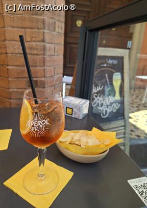 [P68] Un aperol spritz pe terasa unui bar din Piazza di San Martino » foto by Carmen Ion
 - 
<span class="allrVoted glyphicon glyphicon-heart hidden" id="av1538688"></span>
<a class="m-l-10 hidden" id="sv1538688" onclick="voting_Foto_DelVot(,1538688,3721)" role="button">șterge vot <span class="glyphicon glyphicon-remove"></span></a>
<a id="v91538688" class=" c-red"  onclick="voting_Foto_SetVot(1538688)" role="button"><span class="glyphicon glyphicon-heart-empty"></span> <b>LIKE</b> = Votează poza</a> <img class="hidden"  id="f1538688W9" src="/imagini/loader.gif" border="0" /><span class="AjErrMes hidden" id="e1538688ErM"></span>