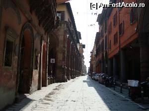 [P06] hai cu pe strazile din Bologna, imi aduce aminte un pic de strazile din orasul francez Albi » foto by Alesana29
 - 
<span class="allrVoted glyphicon glyphicon-heart hidden" id="av511964"></span>
<a class="m-l-10 hidden" id="sv511964" onclick="voting_Foto_DelVot(,511964,3721)" role="button">șterge vot <span class="glyphicon glyphicon-remove"></span></a>
<a id="v9511964" class=" c-red"  onclick="voting_Foto_SetVot(511964)" role="button"><span class="glyphicon glyphicon-heart-empty"></span> <b>LIKE</b> = Votează poza</a> <img class="hidden"  id="f511964W9" src="/imagini/loader.gif" border="0" /><span class="AjErrMes hidden" id="e511964ErM"></span>