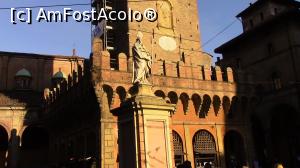 [P22] Piazza Porta di Ravegnana.  » foto by ovidiuyepi
 - 
<span class="allrVoted glyphicon glyphicon-heart hidden" id="av919694"></span>
<a class="m-l-10 hidden" id="sv919694" onclick="voting_Foto_DelVot(,919694,3721)" role="button">șterge vot <span class="glyphicon glyphicon-remove"></span></a>
<a id="v9919694" class=" c-red"  onclick="voting_Foto_SetVot(919694)" role="button"><span class="glyphicon glyphicon-heart-empty"></span> <b>LIKE</b> = Votează poza</a> <img class="hidden"  id="f919694W9" src="/imagini/loader.gif" border="0" /><span class="AjErrMes hidden" id="e919694ErM"></span>