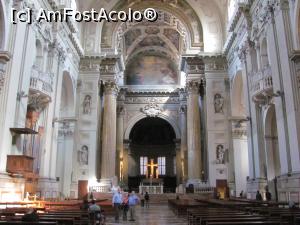 [P11] Interiorul catedralei San Pietro » foto by Radu Tudoran
 - 
<span class="allrVoted glyphicon glyphicon-heart hidden" id="av747062"></span>
<a class="m-l-10 hidden" id="sv747062" onclick="voting_Foto_DelVot(,747062,3721)" role="button">șterge vot <span class="glyphicon glyphicon-remove"></span></a>
<a id="v9747062" class=" c-red"  onclick="voting_Foto_SetVot(747062)" role="button"><span class="glyphicon glyphicon-heart-empty"></span> <b>LIKE</b> = Votează poza</a> <img class="hidden"  id="f747062W9" src="/imagini/loader.gif" border="0" /><span class="AjErrMes hidden" id="e747062ErM"></span>