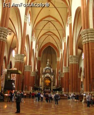 [P19] San Petronio, a cincea biserica din lume (ca dimensiuni)  » foto by Radu Tudoran
 - 
<span class="allrVoted glyphicon glyphicon-heart hidden" id="av747070"></span>
<a class="m-l-10 hidden" id="sv747070" onclick="voting_Foto_DelVot(,747070,3721)" role="button">șterge vot <span class="glyphicon glyphicon-remove"></span></a>
<a id="v9747070" class=" c-red"  onclick="voting_Foto_SetVot(747070)" role="button"><span class="glyphicon glyphicon-heart-empty"></span> <b>LIKE</b> = Votează poza</a> <img class="hidden"  id="f747070W9" src="/imagini/loader.gif" border="0" /><span class="AjErrMes hidden" id="e747070ErM"></span>