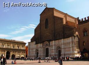 [P22] San Petronio » foto by Radu Tudoran
 - 
<span class="allrVoted glyphicon glyphicon-heart hidden" id="av747073"></span>
<a class="m-l-10 hidden" id="sv747073" onclick="voting_Foto_DelVot(,747073,3721)" role="button">șterge vot <span class="glyphicon glyphicon-remove"></span></a>
<a id="v9747073" class=" c-red"  onclick="voting_Foto_SetVot(747073)" role="button"><span class="glyphicon glyphicon-heart-empty"></span> <b>LIKE</b> = Votează poza</a> <img class="hidden"  id="f747073W9" src="/imagini/loader.gif" border="0" /><span class="AjErrMes hidden" id="e747073ErM"></span>