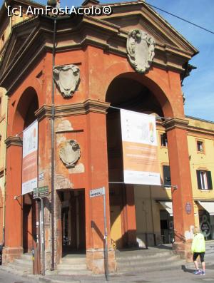 [P31] Arco Bonaccorsi, construit de Gian Giacomo Monti in 1675 » foto by Radu Tudoran
 - 
<span class="allrVoted glyphicon glyphicon-heart hidden" id="av747082"></span>
<a class="m-l-10 hidden" id="sv747082" onclick="voting_Foto_DelVot(,747082,3721)" role="button">șterge vot <span class="glyphicon glyphicon-remove"></span></a>
<a id="v9747082" class=" c-red"  onclick="voting_Foto_SetVot(747082)" role="button"><span class="glyphicon glyphicon-heart-empty"></span> <b>LIKE</b> = Votează poza</a> <img class="hidden"  id="f747082W9" src="/imagini/loader.gif" border="0" /><span class="AjErrMes hidden" id="e747082ErM"></span>