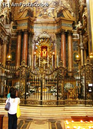 [P37] Una dintre capelele bisericii San Petronio » foto by Radu Tudoran
 - 
<span class="allrVoted glyphicon glyphicon-heart hidden" id="av747088"></span>
<a class="m-l-10 hidden" id="sv747088" onclick="voting_Foto_DelVot(,747088,3721)" role="button">șterge vot <span class="glyphicon glyphicon-remove"></span></a>
<a id="v9747088" class=" c-red"  onclick="voting_Foto_SetVot(747088)" role="button"><span class="glyphicon glyphicon-heart-empty"></span> <b>LIKE</b> = Votează poza</a> <img class="hidden"  id="f747088W9" src="/imagini/loader.gif" border="0" /><span class="AjErrMes hidden" id="e747088ErM"></span>
