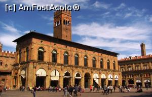 [P04] Piazza Maggiore » foto by Radu Tudoran
 - 
<span class="allrVoted glyphicon glyphicon-heart hidden" id="av747055"></span>
<a class="m-l-10 hidden" id="sv747055" onclick="voting_Foto_DelVot(,747055,3721)" role="button">șterge vot <span class="glyphicon glyphicon-remove"></span></a>
<a id="v9747055" class=" c-red"  onclick="voting_Foto_SetVot(747055)" role="button"><span class="glyphicon glyphicon-heart-empty"></span> <b>LIKE</b> = Votează poza</a> <img class="hidden"  id="f747055W9" src="/imagini/loader.gif" border="0" /><span class="AjErrMes hidden" id="e747055ErM"></span>