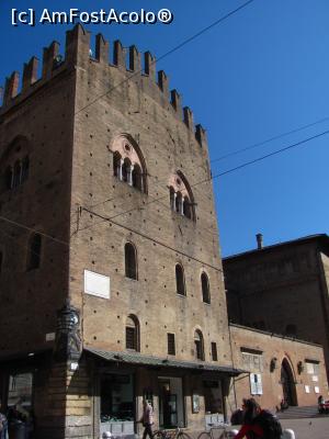 [P17] Palazzo Comunale » foto by Radu Tudoran
 - 
<span class="allrVoted glyphicon glyphicon-heart hidden" id="av759681"></span>
<a class="m-l-10 hidden" id="sv759681" onclick="voting_Foto_DelVot(,759681,3721)" role="button">șterge vot <span class="glyphicon glyphicon-remove"></span></a>
<a id="v9759681" class=" c-red"  onclick="voting_Foto_SetVot(759681)" role="button"><span class="glyphicon glyphicon-heart-empty"></span> <b>LIKE</b> = Votează poza</a> <img class="hidden"  id="f759681W9" src="/imagini/loader.gif" border="0" /><span class="AjErrMes hidden" id="e759681ErM"></span>