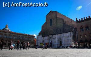 [P07] Biserica Sf Petronio » foto by georgiana27
 - 
<span class="allrVoted glyphicon glyphicon-heart hidden" id="av874794"></span>
<a class="m-l-10 hidden" id="sv874794" onclick="voting_Foto_DelVot(,874794,3721)" role="button">șterge vot <span class="glyphicon glyphicon-remove"></span></a>
<a id="v9874794" class=" c-red"  onclick="voting_Foto_SetVot(874794)" role="button"><span class="glyphicon glyphicon-heart-empty"></span> <b>LIKE</b> = Votează poza</a> <img class="hidden"  id="f874794W9" src="/imagini/loader.gif" border="0" /><span class="AjErrMes hidden" id="e874794ErM"></span>