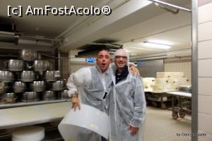[P03] Impreuna cu Allesandro, care ne arata matritele de parmezan » foto by georgetoader
 - 
<span class="allrVoted glyphicon glyphicon-heart hidden" id="av792634"></span>
<a class="m-l-10 hidden" id="sv792634" onclick="voting_Foto_DelVot(,792634,3721)" role="button">șterge vot <span class="glyphicon glyphicon-remove"></span></a>
<a id="v9792634" class=" c-red"  onclick="voting_Foto_SetVot(792634)" role="button"><span class="glyphicon glyphicon-heart-empty"></span> <b>LIKE</b> = Votează poza</a> <img class="hidden"  id="f792634W9" src="/imagini/loader.gif" border="0" /><span class="AjErrMes hidden" id="e792634ErM"></span>