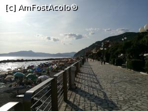 [P08] La plimbare pe faleza din Chiavari » foto by crismis
 - 
<span class="allrVoted glyphicon glyphicon-heart hidden" id="av935347"></span>
<a class="m-l-10 hidden" id="sv935347" onclick="voting_Foto_DelVot(,935347,3723)" role="button">șterge vot <span class="glyphicon glyphicon-remove"></span></a>
<a id="v9935347" class=" c-red"  onclick="voting_Foto_SetVot(935347)" role="button"><span class="glyphicon glyphicon-heart-empty"></span> <b>LIKE</b> = Votează poza</a> <img class="hidden"  id="f935347W9" src="/imagini/loader.gif" border="0" /><span class="AjErrMes hidden" id="e935347ErM"></span>