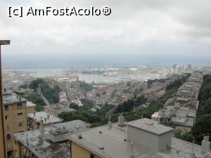 [P01] Genova și portul, văzute de la fereastra cemerei de hotel » foto by RoxanaGRS
 - 
<span class="allrVoted glyphicon glyphicon-heart hidden" id="av890459"></span>
<a class="m-l-10 hidden" id="sv890459" onclick="voting_Foto_DelVot(,890459,3723)" role="button">șterge vot <span class="glyphicon glyphicon-remove"></span></a>
<a id="v9890459" class=" c-red"  onclick="voting_Foto_SetVot(890459)" role="button"><span class="glyphicon glyphicon-heart-empty"></span> <b>LIKE</b> = Votează poza</a> <img class="hidden"  id="f890459W9" src="/imagini/loader.gif" border="0" /><span class="AjErrMes hidden" id="e890459ErM"></span>