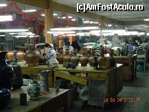 [P01] Fabrica de cloisonne-uri. Pacat ca nu se 'vede' galagia si frigul, ca sa va faceti o idee mai exacta » foto by MCM
 - 
<span class="allrVoted glyphicon glyphicon-heart hidden" id="av303406"></span>
<a class="m-l-10 hidden" id="sv303406" onclick="voting_Foto_DelVot(,303406,3730)" role="button">șterge vot <span class="glyphicon glyphicon-remove"></span></a>
<a id="v9303406" class=" c-red"  onclick="voting_Foto_SetVot(303406)" role="button"><span class="glyphicon glyphicon-heart-empty"></span> <b>LIKE</b> = Votează poza</a> <img class="hidden"  id="f303406W9" src="/imagini/loader.gif" border="0" /><span class="AjErrMes hidden" id="e303406ErM"></span>