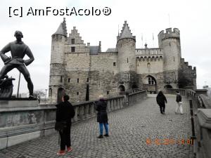 [P16] Podul care duce la castel si statuia uriasului care speria in Evul Mediu locuitorii orasului » foto by cristina47*
 - 
<span class="allrVoted glyphicon glyphicon-heart hidden" id="av834517"></span>
<a class="m-l-10 hidden" id="sv834517" onclick="voting_Foto_DelVot(,834517,3747)" role="button">șterge vot <span class="glyphicon glyphicon-remove"></span></a>
<a id="v9834517" class=" c-red"  onclick="voting_Foto_SetVot(834517)" role="button"><span class="glyphicon glyphicon-heart-empty"></span> <b>LIKE</b> = Votează poza</a> <img class="hidden"  id="f834517W9" src="/imagini/loader.gif" border="0" /><span class="AjErrMes hidden" id="e834517ErM"></span>