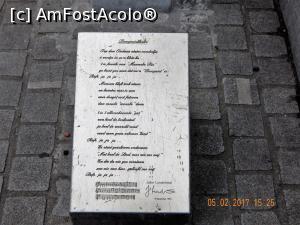 [P14] La baza statuii, pe caldaram, era o placa cu versurile unui cantec in limba neerlandeza, niste note muzicale, un nume si o semnatura: John Lundströrp » foto by cristina47*
 - 
<span class="allrVoted glyphicon glyphicon-heart hidden" id="av835307"></span>
<a class="m-l-10 hidden" id="sv835307" onclick="voting_Foto_DelVot(,835307,3747)" role="button">șterge vot <span class="glyphicon glyphicon-remove"></span></a>
<a id="v9835307" class=" c-red"  onclick="voting_Foto_SetVot(835307)" role="button"><span class="glyphicon glyphicon-heart-empty"></span> <b>LIKE</b> = Votează poza</a> <img class="hidden"  id="f835307W9" src="/imagini/loader.gif" border="0" /><span class="AjErrMes hidden" id="e835307ErM"></span>