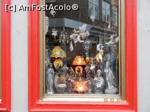 [P02] Vitrina: magazinul „Akotwee” » foto by cristina47*
 - 
<span class="allrVoted glyphicon glyphicon-heart hidden" id="av835295"></span>
<a class="m-l-10 hidden" id="sv835295" onclick="voting_Foto_DelVot(,835295,3747)" role="button">șterge vot <span class="glyphicon glyphicon-remove"></span></a>
<a id="v9835295" class=" c-red"  onclick="voting_Foto_SetVot(835295)" role="button"><span class="glyphicon glyphicon-heart-empty"></span> <b>LIKE</b> = Votează poza</a> <img class="hidden"  id="f835295W9" src="/imagini/loader.gif" border="0" /><span class="AjErrMes hidden" id="e835295ErM"></span>