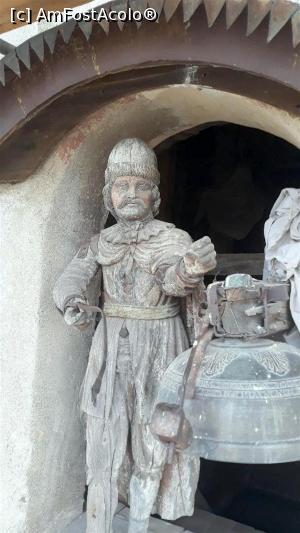 [P35] Saschiz, Județul Mureș, Biserica Evanghelică Fortificată, Bogdan, Statuetă de lemn care marca fiecare sfert de oră bătând în clopotul lui.... » foto by mprofeanu <span class="label label-default labelC_thin small">NEVOTABILĂ</span>