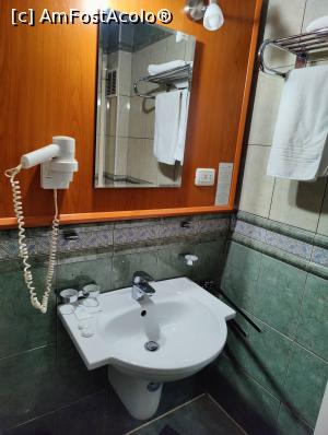 [P14] Hotel Iadolina - Stâna de Vale - camera dubla 104, etaj I » foto by creivean
 - 
<span class="allrVoted glyphicon glyphicon-heart hidden" id="av1306754"></span>
<a class="m-l-10 hidden" id="sv1306754" onclick="voting_Foto_DelVot(,1306754,3764)" role="button">șterge vot <span class="glyphicon glyphicon-remove"></span></a>
<a id="v91306754" class=" c-red"  onclick="voting_Foto_SetVot(1306754)" role="button"><span class="glyphicon glyphicon-heart-empty"></span> <b>LIKE</b> = Votează poza</a> <img class="hidden"  id="f1306754W9" src="/imagini/loader.gif" border="0" /><span class="AjErrMes hidden" id="e1306754ErM"></span>