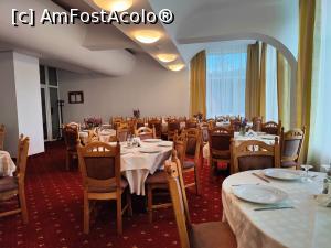 [P39] Hotel Iadolina - Stâna de Vale - sala restaurantului. » foto by creivean
 - 
<span class="allrVoted glyphicon glyphicon-heart hidden" id="av1306779"></span>
<a class="m-l-10 hidden" id="sv1306779" onclick="voting_Foto_DelVot(,1306779,3764)" role="button">șterge vot <span class="glyphicon glyphicon-remove"></span></a>
<a id="v91306779" class=" c-red"  onclick="voting_Foto_SetVot(1306779)" role="button"><span class="glyphicon glyphicon-heart-empty"></span> <b>LIKE</b> = Votează poza</a> <img class="hidden"  id="f1306779W9" src="/imagini/loader.gif" border="0" /><span class="AjErrMes hidden" id="e1306779ErM"></span>