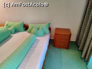 [P08] Hotel Iadolina - Stâna de Vale - camera dubla 104, etaj I » foto by creivean
 - 
<span class="allrVoted glyphicon glyphicon-heart hidden" id="av1306748"></span>
<a class="m-l-10 hidden" id="sv1306748" onclick="voting_Foto_DelVot(,1306748,3764)" role="button">șterge vot <span class="glyphicon glyphicon-remove"></span></a>
<a id="v91306748" class=" c-red"  onclick="voting_Foto_SetVot(1306748)" role="button"><span class="glyphicon glyphicon-heart-empty"></span> <b>LIKE</b> = Votează poza</a> <img class="hidden"  id="f1306748W9" src="/imagini/loader.gif" border="0" /><span class="AjErrMes hidden" id="e1306748ErM"></span>