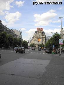 [P27] Piaţa De Brouckère » foto by Costi
 - 
<span class="allrVoted glyphicon glyphicon-heart hidden" id="av25210"></span>
<a class="m-l-10 hidden" id="sv25210" onclick="voting_Foto_DelVot(,25210,3768)" role="button">șterge vot <span class="glyphicon glyphicon-remove"></span></a>
<a id="v925210" class=" c-red"  onclick="voting_Foto_SetVot(25210)" role="button"><span class="glyphicon glyphicon-heart-empty"></span> <b>LIKE</b> = Votează poza</a> <img class="hidden"  id="f25210W9" src="/imagini/loader.gif" border="0" /><span class="AjErrMes hidden" id="e25210ErM"></span>