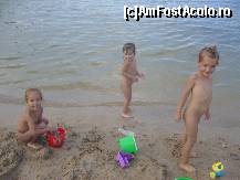 [P07] E bine si pe plaja ... » foto by sid75
 - 
<span class="allrVoted glyphicon glyphicon-heart hidden" id="av109781"></span>
<a class="m-l-10 hidden" id="sv109781" onclick="voting_Foto_DelVot(,109781,3771)" role="button">șterge vot <span class="glyphicon glyphicon-remove"></span></a>
<a id="v9109781" class=" c-red"  onclick="voting_Foto_SetVot(109781)" role="button"><span class="glyphicon glyphicon-heart-empty"></span> <b>LIKE</b> = Votează poza</a> <img class="hidden"  id="f109781W9" src="/imagini/loader.gif" border="0" /><span class="AjErrMes hidden" id="e109781ErM"></span>