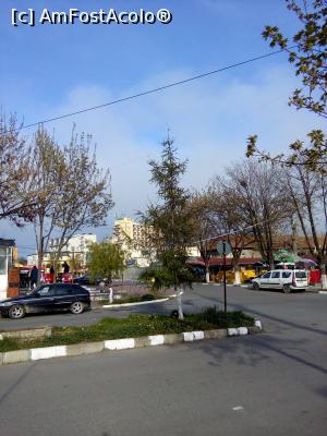 [P16] Pe Strada Mihail Kogalniceanu, la intersectie cu Strada Bogdan Petriceicu Hasdeu, vedere spre bazar, in plan departat Hotel Petrolul si Pensiunea 333 » foto by danaeldreny*
 - 
<span class="allrVoted glyphicon glyphicon-heart hidden" id="av852317"></span>
<a class="m-l-10 hidden" id="sv852317" onclick="voting_Foto_DelVot(,852317,3771)" role="button">șterge vot <span class="glyphicon glyphicon-remove"></span></a>
<a id="v9852317" class=" c-red"  onclick="voting_Foto_SetVot(852317)" role="button"><span class="glyphicon glyphicon-heart-empty"></span> <b>LIKE</b> = Votează poza</a> <img class="hidden"  id="f852317W9" src="/imagini/loader.gif" border="0" /><span class="AjErrMes hidden" id="e852317ErM"></span>