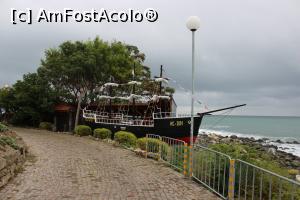 [P86] Nesebar, Orașul Vechi, Faleza Estică, Restaurantul Vechea Navă » foto by mprofeanu
 - 
<span class="allrVoted glyphicon glyphicon-heart hidden" id="av1220420"></span>
<a class="m-l-10 hidden" id="sv1220420" onclick="voting_Foto_DelVot(,1220420,3774)" role="button">șterge vot <span class="glyphicon glyphicon-remove"></span></a>
<a id="v91220420" class=" c-red"  onclick="voting_Foto_SetVot(1220420)" role="button"><span class="glyphicon glyphicon-heart-empty"></span> <b>LIKE</b> = Votează poza</a> <img class="hidden"  id="f1220420W9" src="/imagini/loader.gif" border="0" /><span class="AjErrMes hidden" id="e1220420ErM"></span>