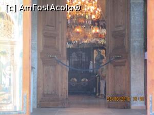 [P47] Intrarea principala in biserica, blocata, se intra prin lateral.  » foto by elviramvio
 - 
<span class="allrVoted glyphicon glyphicon-heart hidden" id="av810487"></span>
<a class="m-l-10 hidden" id="sv810487" onclick="voting_Foto_DelVot(,810487,3774)" role="button">șterge vot <span class="glyphicon glyphicon-remove"></span></a>
<a id="v9810487" class=" c-red"  onclick="voting_Foto_SetVot(810487)" role="button"><span class="glyphicon glyphicon-heart-empty"></span> <b>LIKE</b> = Votează poza</a> <img class="hidden"  id="f810487W9" src="/imagini/loader.gif" border="0" /><span class="AjErrMes hidden" id="e810487ErM"></span>