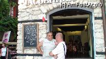 [P08] De vorba cu un angajat al restaurantului in care se gasea si ceva ... romaneste » foto by iulibv
 - 
<span class="allrVoted glyphicon glyphicon-heart hidden" id="av238941"></span>
<a class="m-l-10 hidden" id="sv238941" onclick="voting_Foto_DelVot(,238941,3774)" role="button">șterge vot <span class="glyphicon glyphicon-remove"></span></a>
<a id="v9238941" class=" c-red"  onclick="voting_Foto_SetVot(238941)" role="button"><span class="glyphicon glyphicon-heart-empty"></span> <b>LIKE</b> = Votează poza</a> <img class="hidden"  id="f238941W9" src="/imagini/loader.gif" border="0" /><span class="AjErrMes hidden" id="e238941ErM"></span>