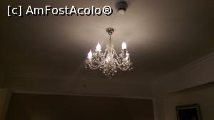 [P08] candelabre de cristal in camera si in tot hotelul » foto by alexandruduma
 - 
<span class="allrVoted glyphicon glyphicon-heart hidden" id="av724654"></span>
<a class="m-l-10 hidden" id="sv724654" onclick="voting_Foto_DelVot(,724654,3775)" role="button">șterge vot <span class="glyphicon glyphicon-remove"></span></a>
<a id="v9724654" class=" c-red"  onclick="voting_Foto_SetVot(724654)" role="button"><span class="glyphicon glyphicon-heart-empty"></span> <b>LIKE</b> = Votează poza</a> <img class="hidden"  id="f724654W9" src="/imagini/loader.gif" border="0" /><span class="AjErrMes hidden" id="e724654ErM"></span>