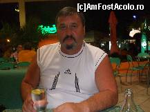 [P14] eu la terasa La Pizza de la cazino -mamaia  ma delectez cu un gin-tonic   2008 » foto by bigu_2006_rapid
 - 
<span class="allrVoted glyphicon glyphicon-heart hidden" id="av25672"></span>
<a class="m-l-10 hidden" id="sv25672" onclick="voting_Foto_DelVot(,25672,3784)" role="button">șterge vot <span class="glyphicon glyphicon-remove"></span></a>
<a id="v925672" class=" c-red"  onclick="voting_Foto_SetVot(25672)" role="button"><span class="glyphicon glyphicon-heart-empty"></span> <b>LIKE</b> = Votează poza</a> <img class="hidden"  id="f25672W9" src="/imagini/loader.gif" border="0" /><span class="AjErrMes hidden" id="e25672ErM"></span>