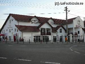 [P01] Hotelul Complexului Ştrand, văzut dinspre stradă » foto by Claudiu U.
 - 
<span class="allrVoted glyphicon glyphicon-heart hidden" id="av380739"></span>
<a class="m-l-10 hidden" id="sv380739" onclick="voting_Foto_DelVot(,380739,3791)" role="button">șterge vot <span class="glyphicon glyphicon-remove"></span></a>
<a id="v9380739" class=" c-red"  onclick="voting_Foto_SetVot(380739)" role="button"><span class="glyphicon glyphicon-heart-empty"></span> <b>LIKE</b> = Votează poza</a> <img class="hidden"  id="f380739W9" src="/imagini/loader.gif" border="0" /><span class="AjErrMes hidden" id="e380739ErM"></span>