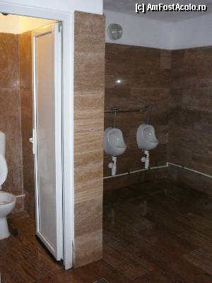 [P14] Cam aşa arătau grupurile sanitare » foto by Claudiu U.
 - 
<span class="allrVoted glyphicon glyphicon-heart hidden" id="av380752"></span>
<a class="m-l-10 hidden" id="sv380752" onclick="voting_Foto_DelVot(,380752,3791)" role="button">șterge vot <span class="glyphicon glyphicon-remove"></span></a>
<a id="v9380752" class=" c-red"  onclick="voting_Foto_SetVot(380752)" role="button"><span class="glyphicon glyphicon-heart-empty"></span> <b>LIKE</b> = Votează poza</a> <img class="hidden"  id="f380752W9" src="/imagini/loader.gif" border="0" /><span class="AjErrMes hidden" id="e380752ErM"></span>