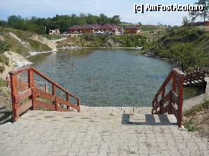 [P06] Acesta este lacul Rândunica. În fundal se vede un camping de care am uitat să mă interesez » foto by Claudiu U.
 - 
<span class="allrVoted glyphicon glyphicon-heart hidden" id="av383706"></span>
<a class="m-l-10 hidden" id="sv383706" onclick="voting_Foto_DelVot(,383706,3791)" role="button">șterge vot <span class="glyphicon glyphicon-remove"></span></a>
<a id="v9383706" class=" c-red"  onclick="voting_Foto_SetVot(383706)" role="button"><span class="glyphicon glyphicon-heart-empty"></span> <b>LIKE</b> = Votează poza</a> <img class="hidden"  id="f383706W9" src="/imagini/loader.gif" border="0" /><span class="AjErrMes hidden" id="e383706ErM"></span>
