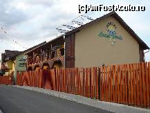 [P11] Cele două clădiri ce aparţin hostelului Lacul Verde » foto by Claudiu U.
 - 
<span class="allrVoted glyphicon glyphicon-heart hidden" id="av389331"></span>
<a class="m-l-10 hidden" id="sv389331" onclick="voting_Foto_DelVot(,389331,3791)" role="button">șterge vot <span class="glyphicon glyphicon-remove"></span></a>
<a id="v9389331" class=" c-red"  onclick="voting_Foto_SetVot(389331)" role="button"><span class="glyphicon glyphicon-heart-empty"></span> <b>LIKE</b> = Votează poza</a> <img class="hidden"  id="f389331W9" src="/imagini/loader.gif" border="0" /><span class="AjErrMes hidden" id="e389331ErM"></span>