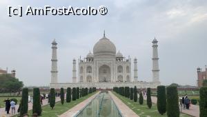 [P11] Taj Mahal,Agra » foto by AZE
 - 
<span class="allrVoted glyphicon glyphicon-heart hidden" id="av1424383"></span>
<a class="m-l-10 hidden" id="sv1424383" onclick="voting_Foto_DelVot(,1424383,3794)" role="button">șterge vot <span class="glyphicon glyphicon-remove"></span></a>
<a id="v91424383" class=" c-red"  onclick="voting_Foto_SetVot(1424383)" role="button"><span class="glyphicon glyphicon-heart-empty"></span> <b>LIKE</b> = Votează poza</a> <img class="hidden"  id="f1424383W9" src="/imagini/loader.gif" border="0" /><span class="AjErrMes hidden" id="e1424383ErM"></span>