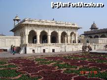 [P23] Agra Fort » foto by andromeda
 - 
<span class="allrVoted glyphicon glyphicon-heart hidden" id="av322582"></span>
<a class="m-l-10 hidden" id="sv322582" onclick="voting_Foto_DelVot(,322582,3794)" role="button">șterge vot <span class="glyphicon glyphicon-remove"></span></a>
<a id="v9322582" class=" c-red"  onclick="voting_Foto_SetVot(322582)" role="button"><span class="glyphicon glyphicon-heart-empty"></span> <b>LIKE</b> = Votează poza</a> <img class="hidden"  id="f322582W9" src="/imagini/loader.gif" border="0" /><span class="AjErrMes hidden" id="e322582ErM"></span>