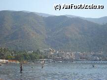 [P12] Alta vedere cu statiunea Marmaris, vazuta tot de pe plaja » foto by ileanaxperta*
 - 
<span class="allrVoted glyphicon glyphicon-heart hidden" id="av26065"></span>
<a class="m-l-10 hidden" id="sv26065" onclick="voting_Foto_DelVot(,26065,3806)" role="button">șterge vot <span class="glyphicon glyphicon-remove"></span></a>
<a id="v926065" class=" c-red"  onclick="voting_Foto_SetVot(26065)" role="button"><span class="glyphicon glyphicon-heart-empty"></span> <b>LIKE</b> = Votează poza</a> <img class="hidden"  id="f26065W9" src="/imagini/loader.gif" border="0" /><span class="AjErrMes hidden" id="e26065ErM"></span>