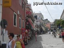 [P53] Strada cu magazine in Parga. » foto by georgiana
 - 
<span class="allrVoted glyphicon glyphicon-heart hidden" id="av267527"></span>
<a class="m-l-10 hidden" id="sv267527" onclick="voting_Foto_DelVot(,267527,3807)" role="button">șterge vot <span class="glyphicon glyphicon-remove"></span></a>
<a id="v9267527" class=" c-red"  onclick="voting_Foto_SetVot(267527)" role="button"><span class="glyphicon glyphicon-heart-empty"></span> <b>LIKE</b> = Votează poza</a> <img class="hidden"  id="f267527W9" src="/imagini/loader.gif" border="0" /><span class="AjErrMes hidden" id="e267527ErM"></span>