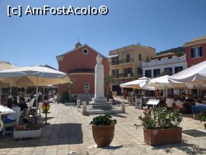 [P35] Piațeta din Gaios, pe faleză, monument dedicat tot lui George Anemogiannis. » foto by maryka
 - 
<span class="allrVoted glyphicon glyphicon-heart hidden" id="av1259829"></span>
<a class="m-l-10 hidden" id="sv1259829" onclick="voting_Foto_DelVot(,1259829,3807)" role="button">șterge vot <span class="glyphicon glyphicon-remove"></span></a>
<a id="v91259829" class=" c-red"  onclick="voting_Foto_SetVot(1259829)" role="button"><span class="glyphicon glyphicon-heart-empty"></span> <b>LIKE</b> = Votează poza</a> <img class="hidden"  id="f1259829W9" src="/imagini/loader.gif" border="0" /><span class="AjErrMes hidden" id="e1259829ErM"></span>