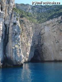 [P1x] Stancile din Paxos cu grotele albastre » foto by ileanaxperta*
 - 
<span class="allrVoted glyphicon glyphicon-heart hidden" id="av26235"></span>
<a class="m-l-10 hidden" id="sv26235" onclick="voting_Foto_DelVot(,26235,3807)" role="button">șterge vot <span class="glyphicon glyphicon-remove"></span></a>
<a id="v926235" class=" c-red"  onclick="voting_Foto_SetVot(26235)" role="button"><span class="glyphicon glyphicon-heart-empty"></span> <b>LIKE</b> = Votează poza</a> <img class="hidden"  id="f26235W9" src="/imagini/loader.gif" border="0" /><span class="AjErrMes hidden" id="e26235ErM"></span>