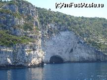 [P8x] Alte pesteri din minunatul peisaj grec din Paxos-Antipaxos » foto by ileanaxperta*
 - 
<span class="allrVoted glyphicon glyphicon-heart hidden" id="av26242"></span>
<a class="m-l-10 hidden" id="sv26242" onclick="voting_Foto_DelVot(,26242,3807)" role="button">șterge vot <span class="glyphicon glyphicon-remove"></span></a>
<a id="v926242" class=" c-red"  onclick="voting_Foto_SetVot(26242)" role="button"><span class="glyphicon glyphicon-heart-empty"></span> <b>LIKE</b> = Votează poza</a> <img class="hidden"  id="f26242W9" src="/imagini/loader.gif" border="0" /><span class="AjErrMes hidden" id="e26242ErM"></span>