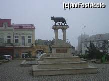 [P10] Statuia Lupoaicei din Constanta » foto by Lumis66
 - 
<span class="allrVoted glyphicon glyphicon-heart hidden" id="av206998"></span>
<a class="m-l-10 hidden" id="sv206998" onclick="voting_Foto_DelVot(,206998,3820)" role="button">șterge vot <span class="glyphicon glyphicon-remove"></span></a>
<a id="v9206998" class=" c-red"  onclick="voting_Foto_SetVot(206998)" role="button"><span class="glyphicon glyphicon-heart-empty"></span> <b>LIKE</b> = Votează poza</a> <img class="hidden"  id="f206998W9" src="/imagini/loader.gif" border="0" /><span class="AjErrMes hidden" id="e206998ErM"></span>