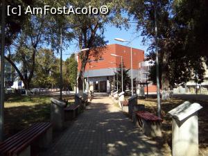 [P32] Constanța - Bulevardul Mamaia, pe la Universitatea Ovidiu » foto by danaeldreny*
 - 
<span class="allrVoted glyphicon glyphicon-heart hidden" id="av926435"></span>
<a class="m-l-10 hidden" id="sv926435" onclick="voting_Foto_DelVot(,926435,3820)" role="button">șterge vot <span class="glyphicon glyphicon-remove"></span></a>
<a id="v9926435" class=" c-red"  onclick="voting_Foto_SetVot(926435)" role="button"><span class="glyphicon glyphicon-heart-empty"></span> <b>LIKE</b> = Votează poza</a> <img class="hidden"  id="f926435W9" src="/imagini/loader.gif" border="0" /><span class="AjErrMes hidden" id="e926435ErM"></span>