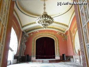 [P117] Constanța: sala de spectacole a Cazinoului » foto by mariana.olaru
 - 
<span class="allrVoted glyphicon glyphicon-heart hidden" id="av393149"></span>
<a class="m-l-10 hidden" id="sv393149" onclick="voting_Foto_DelVot(,393149,3820)" role="button">șterge vot <span class="glyphicon glyphicon-remove"></span></a>
<a id="v9393149" class=" c-red"  onclick="voting_Foto_SetVot(393149)" role="button"><span class="glyphicon glyphicon-heart-empty"></span> <b>LIKE</b> = Votează poza</a> <img class="hidden"  id="f393149W9" src="/imagini/loader.gif" border="0" /><span class="AjErrMes hidden" id="e393149ErM"></span>