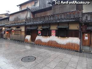 [P37] Kyoto, Gion » foto by mprofeanu
 - 
<span class="allrVoted glyphicon glyphicon-heart hidden" id="av673887"></span>
<a class="m-l-10 hidden" id="sv673887" onclick="voting_Foto_DelVot(,673887,3821)" role="button">șterge vot <span class="glyphicon glyphicon-remove"></span></a>
<a id="v9673887" class=" c-red"  onclick="voting_Foto_SetVot(673887)" role="button"><span class="glyphicon glyphicon-heart-empty"></span> <b>LIKE</b> = Votează poza</a> <img class="hidden"  id="f673887W9" src="/imagini/loader.gif" border="0" /><span class="AjErrMes hidden" id="e673887ErM"></span>