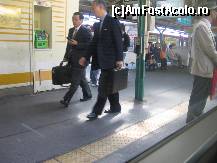 [P06] Japonezi in gara mergand spre serviciu si impiegat asteptand trenul » foto by Michi
 - 
<span class="allrVoted glyphicon glyphicon-heart hidden" id="av89391"></span>
<a class="m-l-10 hidden" id="sv89391" onclick="voting_Foto_DelVot(,89391,3821)" role="button">șterge vot <span class="glyphicon glyphicon-remove"></span></a>
<a id="v989391" class=" c-red"  onclick="voting_Foto_SetVot(89391)" role="button"><span class="glyphicon glyphicon-heart-empty"></span> <b>LIKE</b> = Votează poza</a> <img class="hidden"  id="f89391W9" src="/imagini/loader.gif" border="0" /><span class="AjErrMes hidden" id="e89391ErM"></span>