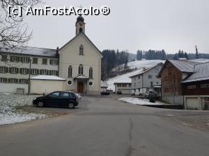 [P14] O manastire in drum spre Appenzell » foto by bubica*
 - 
<span class="allrVoted glyphicon glyphicon-heart hidden" id="av1106521"></span>
<a class="m-l-10 hidden" id="sv1106521" onclick="voting_Foto_DelVot(,1106521,3822)" role="button">șterge vot <span class="glyphicon glyphicon-remove"></span></a>
<a id="v91106521" class=" c-red"  onclick="voting_Foto_SetVot(1106521)" role="button"><span class="glyphicon glyphicon-heart-empty"></span> <b>LIKE</b> = Votează poza</a> <img class="hidden"  id="f1106521W9" src="/imagini/loader.gif" border="0" /><span class="AjErrMes hidden" id="e1106521ErM"></span>