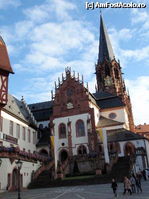 [P27] Stiftsplatz, o piata foarte frumoasa cu Stiftskirche St. Peter und Alexander » foto by ciprian.dima
 - 
<span class="allrVoted glyphicon glyphicon-heart hidden" id="av374878"></span>
<a class="m-l-10 hidden" id="sv374878" onclick="voting_Foto_DelVot(,374878,3827)" role="button">șterge vot <span class="glyphicon glyphicon-remove"></span></a>
<a id="v9374878" class=" c-red"  onclick="voting_Foto_SetVot(374878)" role="button"><span class="glyphicon glyphicon-heart-empty"></span> <b>LIKE</b> = Votează poza</a> <img class="hidden"  id="f374878W9" src="/imagini/loader.gif" border="0" /><span class="AjErrMes hidden" id="e374878ErM"></span>